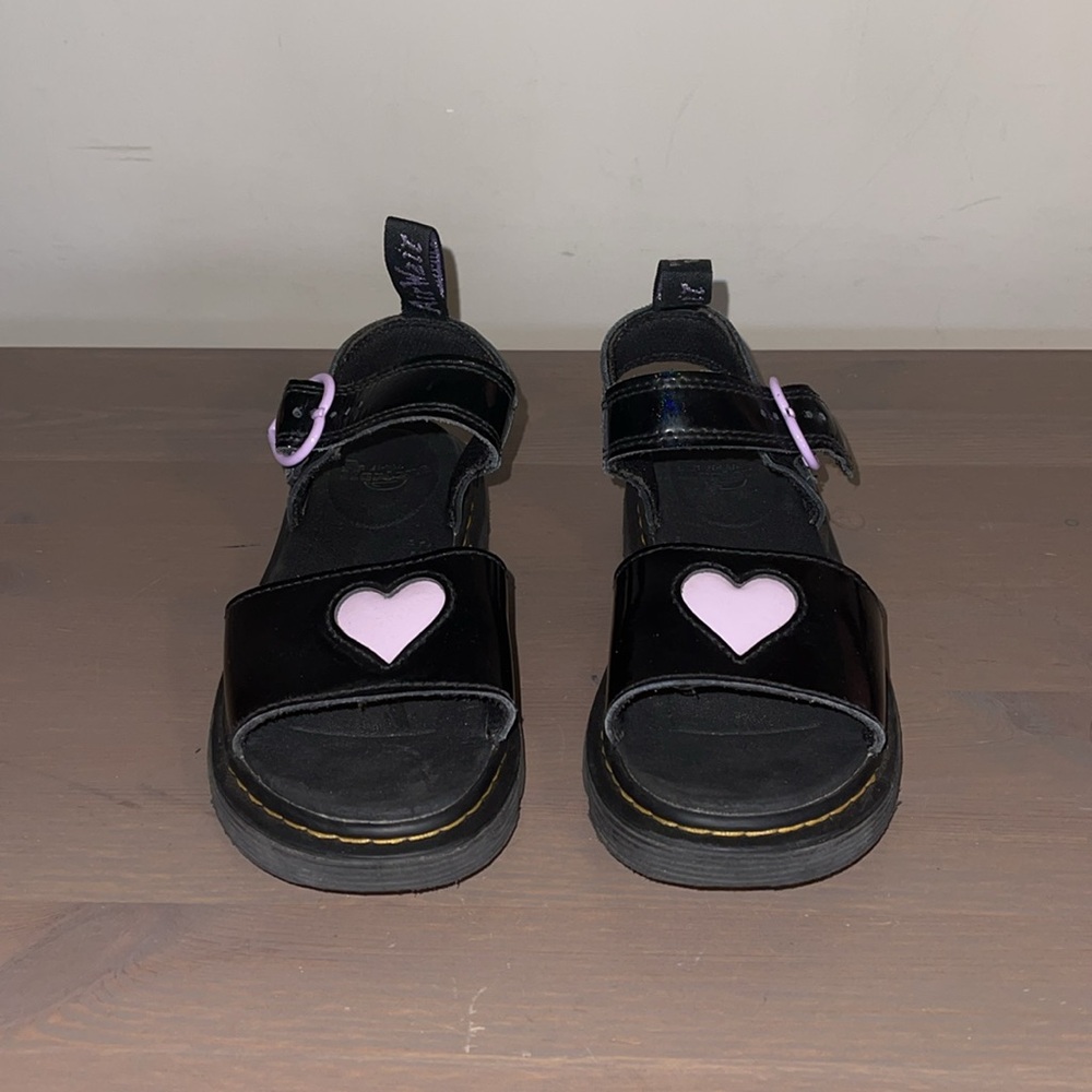 Dr. Martens “Marlowe Hearts” Patent Black Mary Jane Sandals - Girl’s Size 2 - Picture 6 of 11